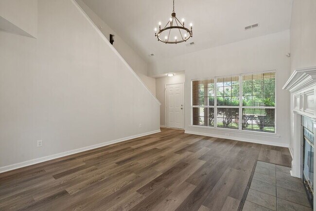 Building Photo - 142 Bremerton Dr SW