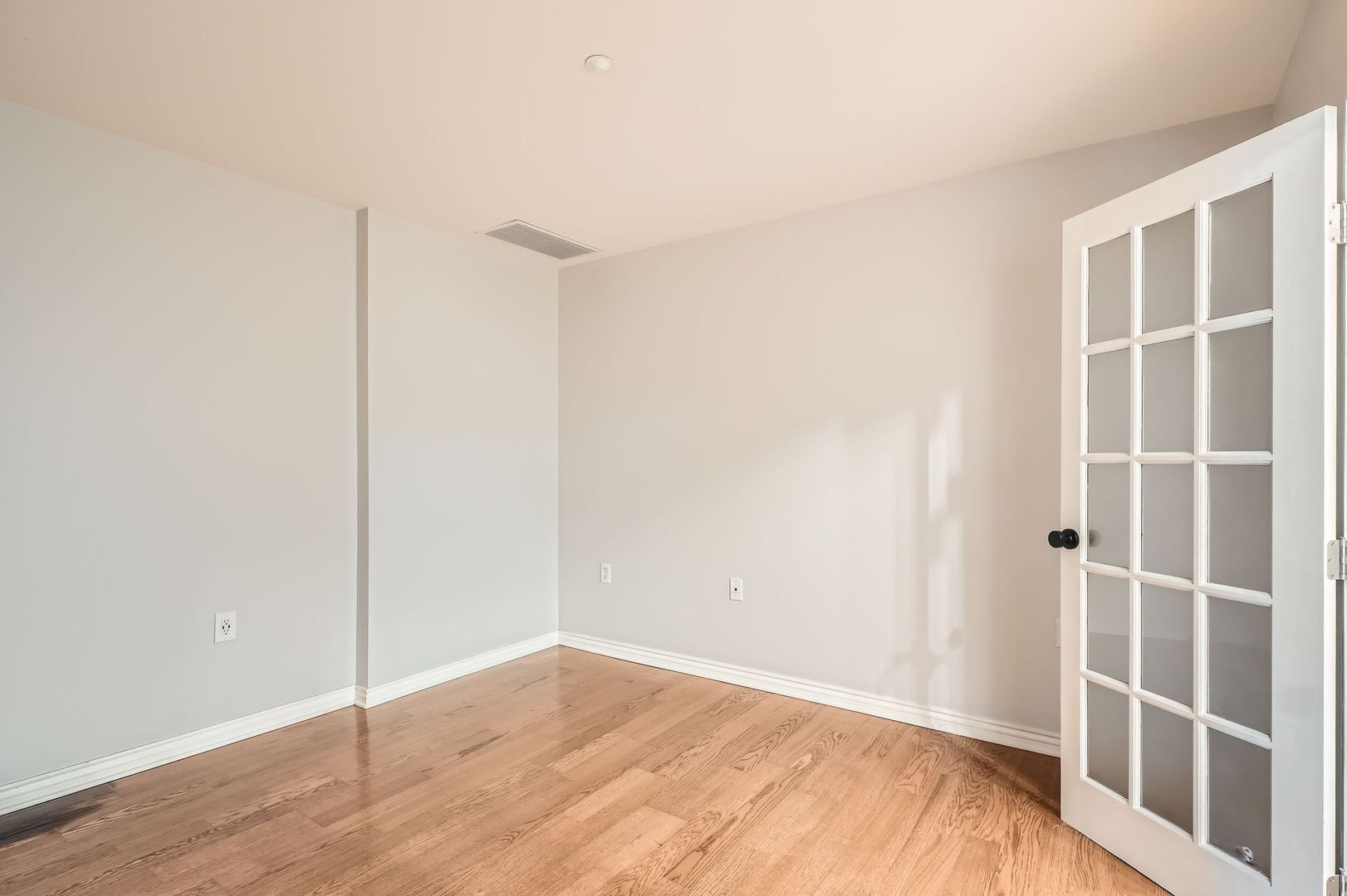 Building Photo - 300 W 11th Ave