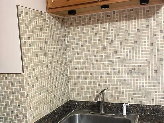 Building Photo - 122 Barton Ave