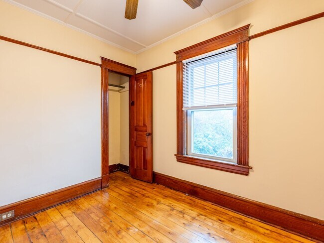 Building Photo - 17-19-19 Lafountain St