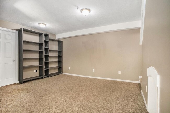 Building Photo - 1855 Pine Bluff Dr