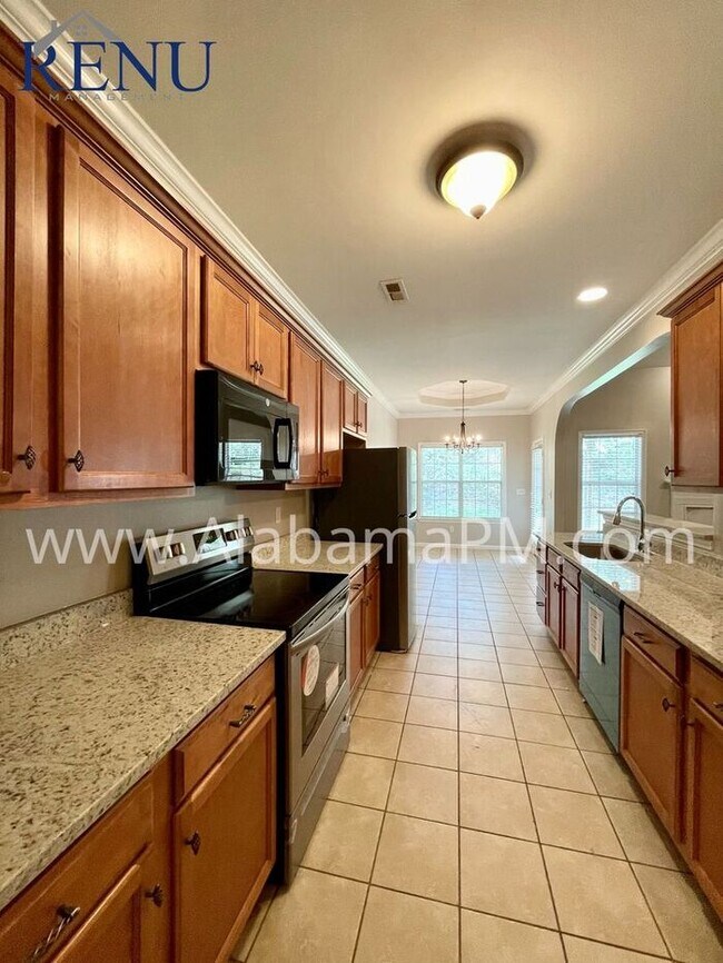 Building Photo - NEW PRICE!!