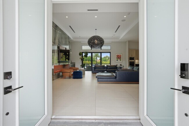 Building Photo - 17101 Magnolia Estates Dr