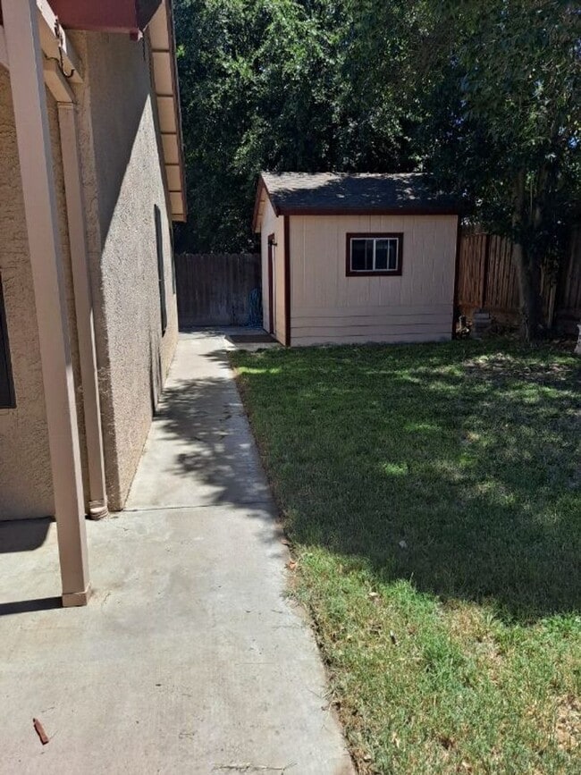 Building Photo - Charming 3 Bedroom, 2 Bath Home in a Prime Neighborhood!