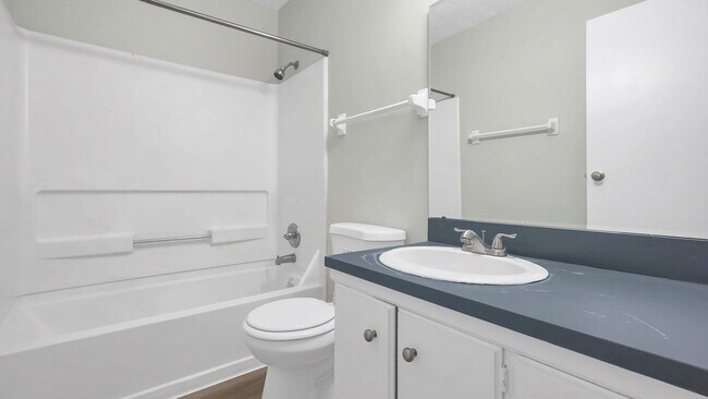 Building Photo - 2405-B Belcher Dr