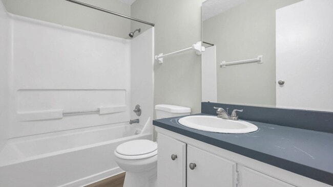 Building Photo - 2405 Belcher Dr
