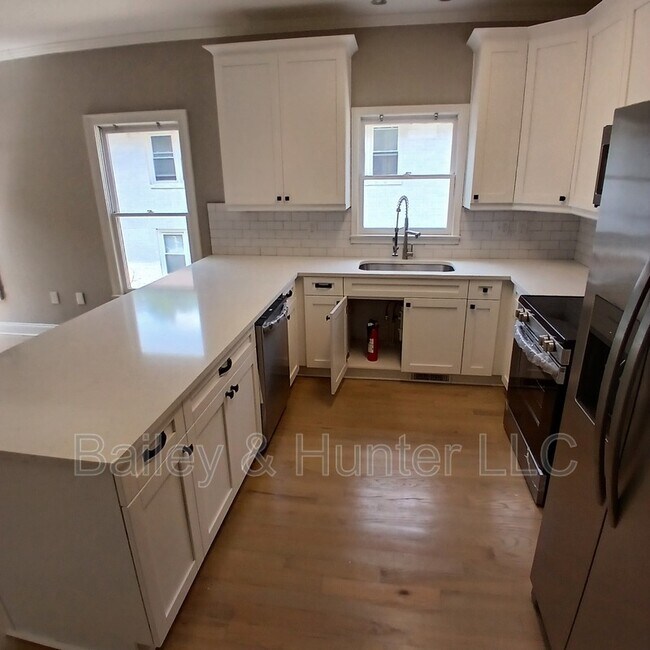Building Photo - 573 Lawton St SW