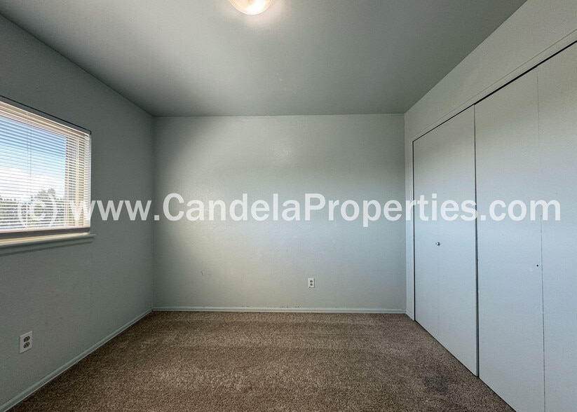 Building Photo - 5615 Country Heights Dr