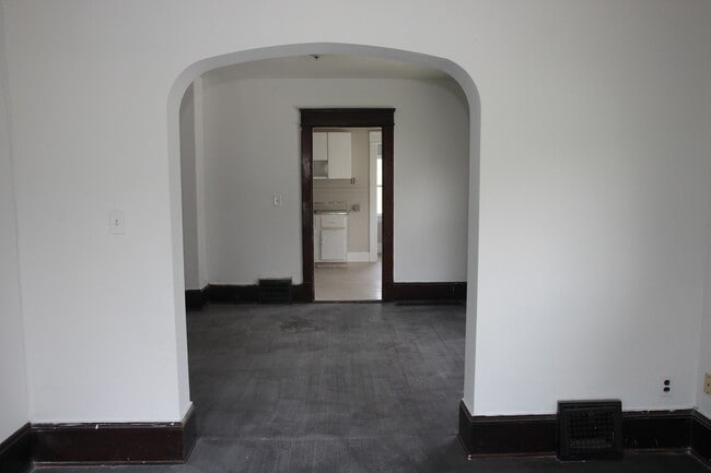 Building Photo - 3910 Carlyle Ave