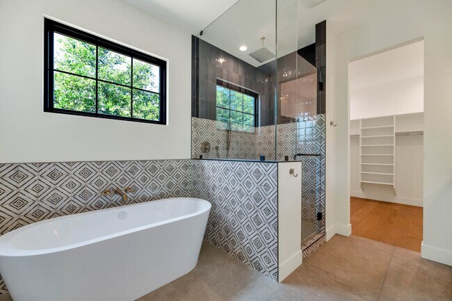 Building Photo - 4518 N 39th St