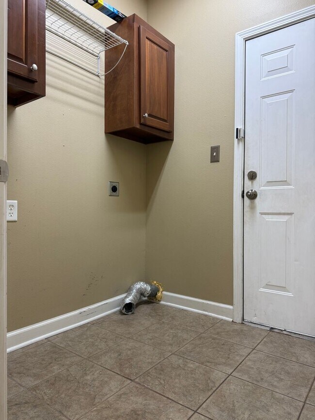 Building Photo - 111 Southwind Cove