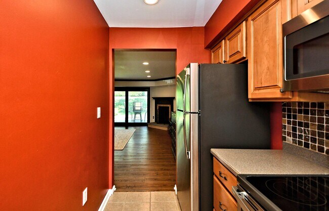Building Photo - 615 Piedmont Ct