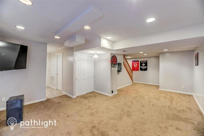 Building Photo - 472 Summer Top Ln