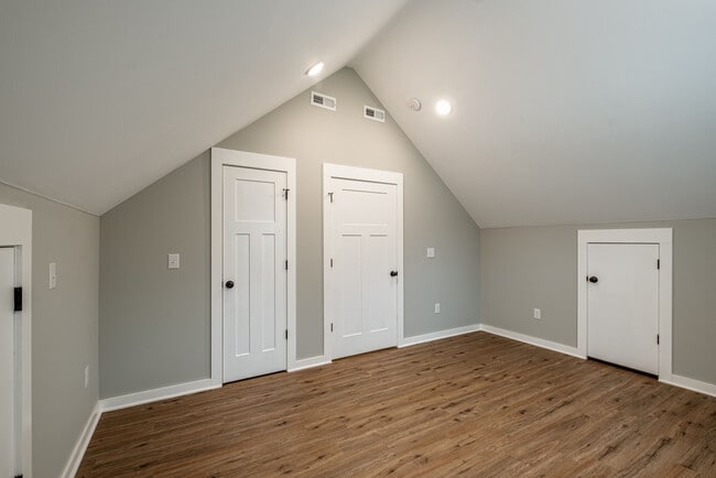 Building Photo - 6258 Campbellsville Pike