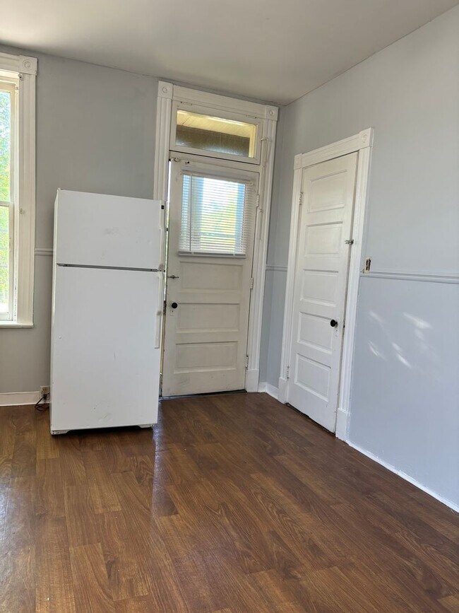 Building Photo - 4531 Louisiana Ave