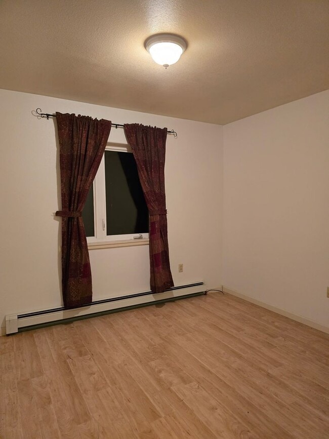 Building Photo - 3BR/2BA Home on 2 Acres – 2 Car Garage & Pet Friendly