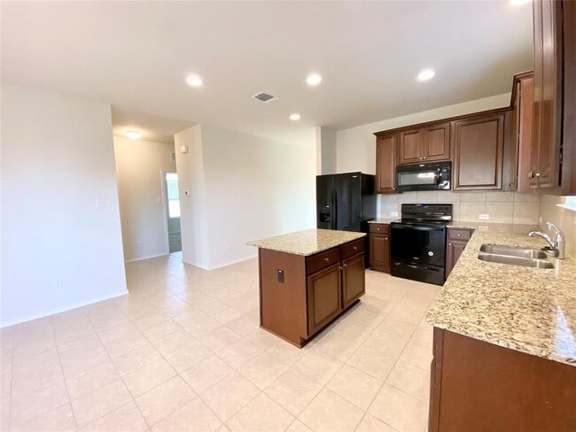 Building Photo - 5216 Cressler Ln