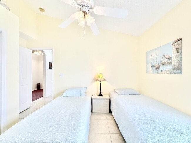 Building Photo - 854 Addison Dr NE