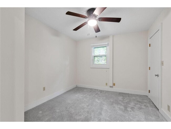 Building Photo - 2610 Dupont Ave S