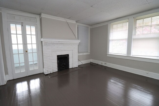 Building Photo - Live Near It All – 2 Bedroom Gem in Columb...