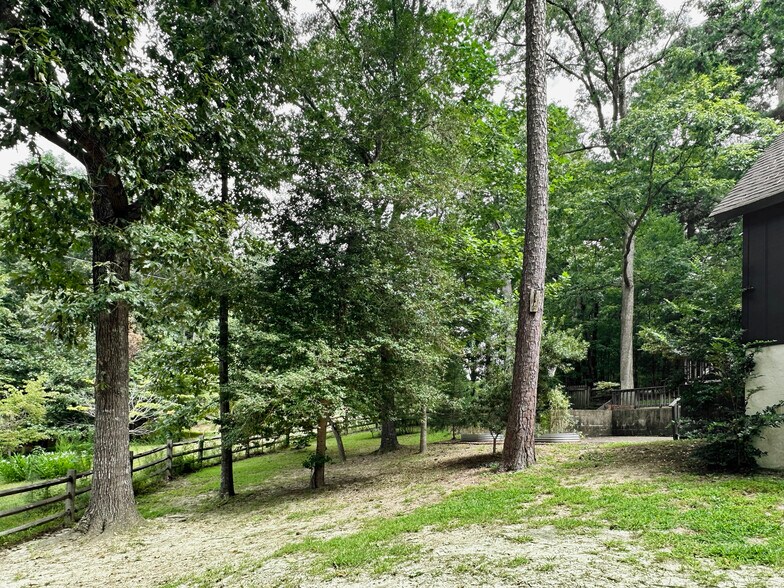 Gated backyard - 4700 Joseph Michael Ct