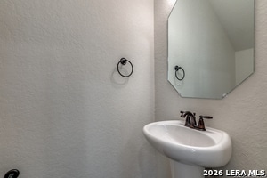 Building Photo - 10314 Lynwood Vlg