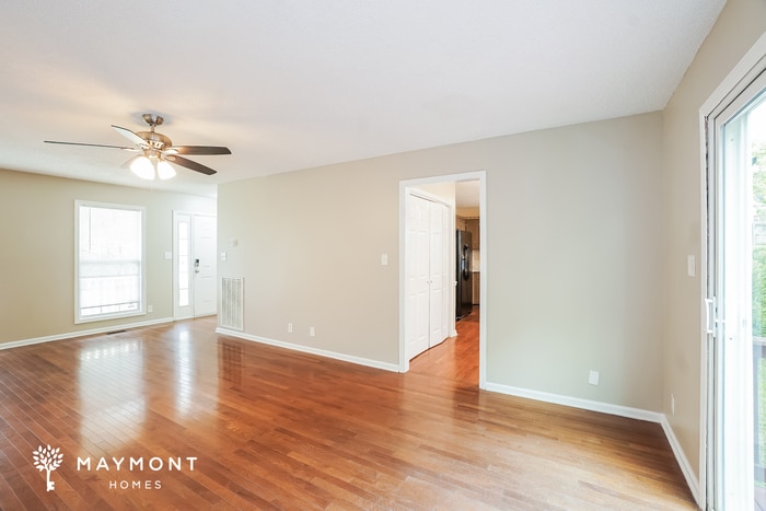 Building Photo - 951 Roedeer Dr