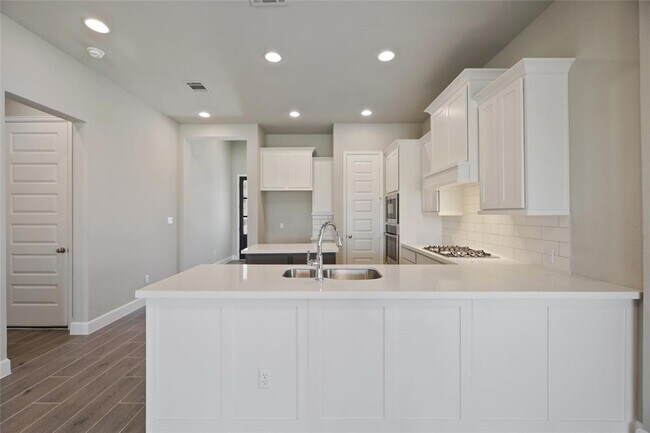 Building Photo - 104 Chinaberry Bnd