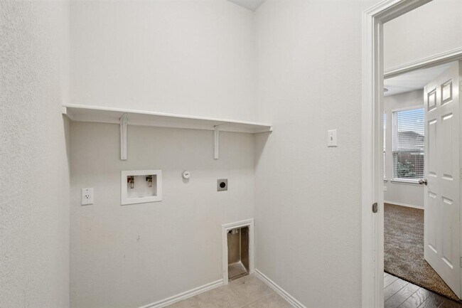Building Photo - 212 La Dera Dr