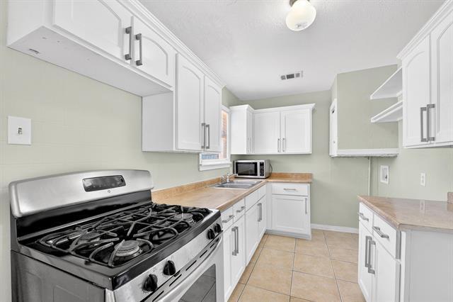 Building Photo - 10922 Castolon Dr