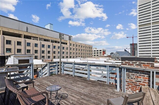 Building Photo - 215 Mitchell St SW