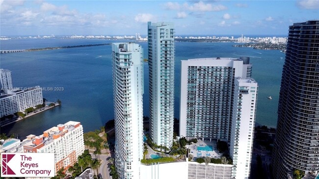 Building Photo - 1900 N Bayshore Dr