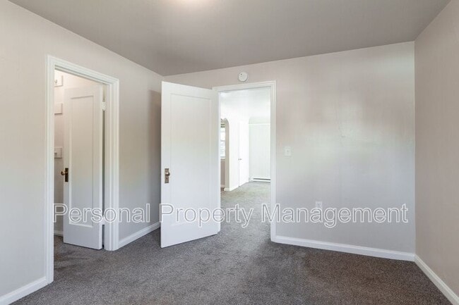 Building Photo - 1337 Z St