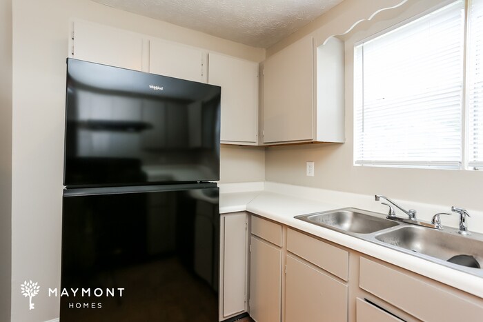 Building Photo - 151 Marian's Way