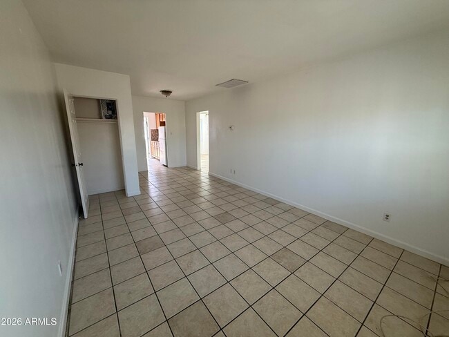 Building Photo - 1801 N 7th Ave