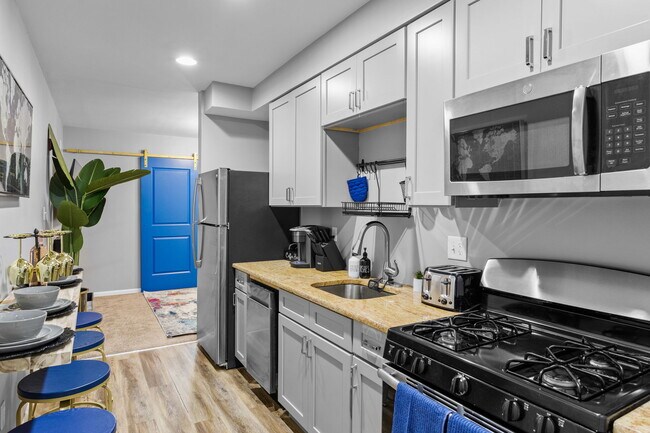 Building Photo - 3848 W Girard Ave