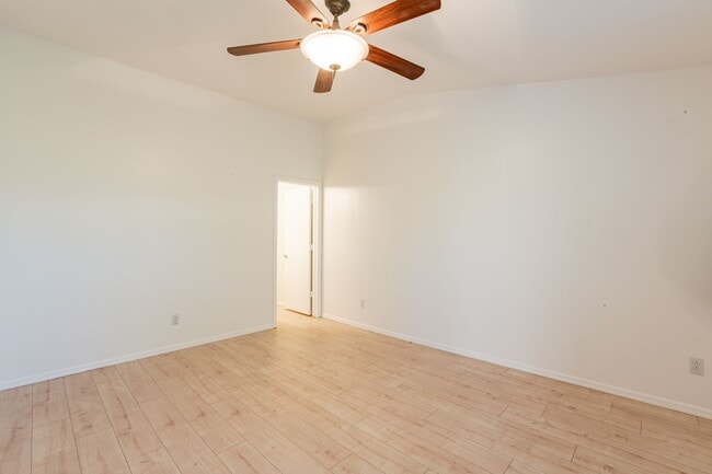 Building Photo - Beautiful 2 bedroom & 2 bath home in Desert Foothills Villas