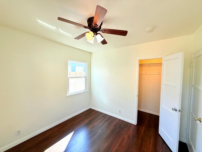 Building Photo - 17535-17537 Baltar Street