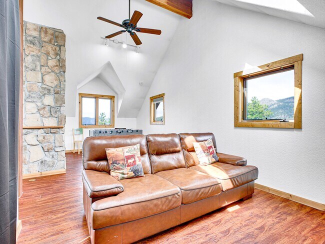 Building Photo - 785 Warren Gulch Rd