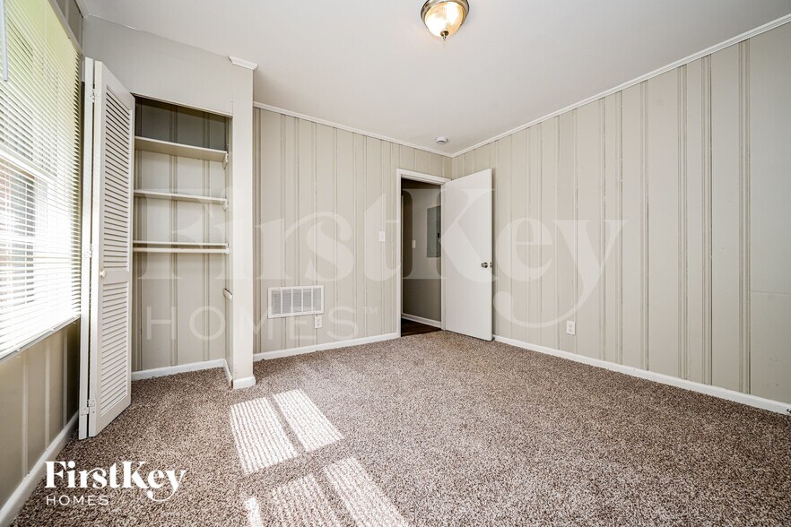 Building Photo - 5663 Dorsey Dr