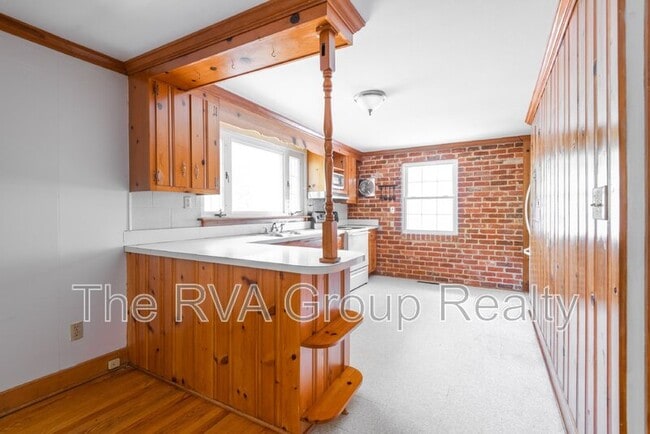 Building Photo - 36 Ferndale Drive