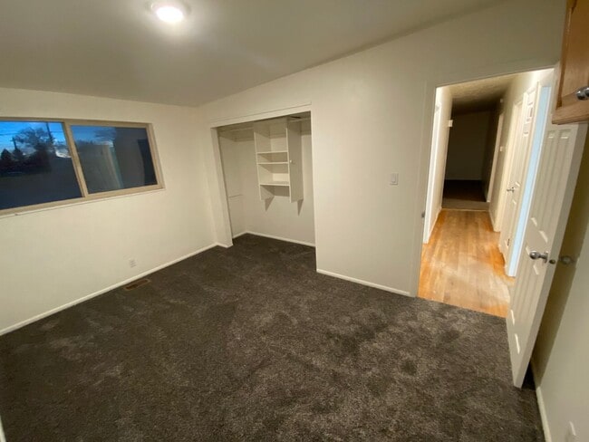 Building Photo - Adorable Home!!!