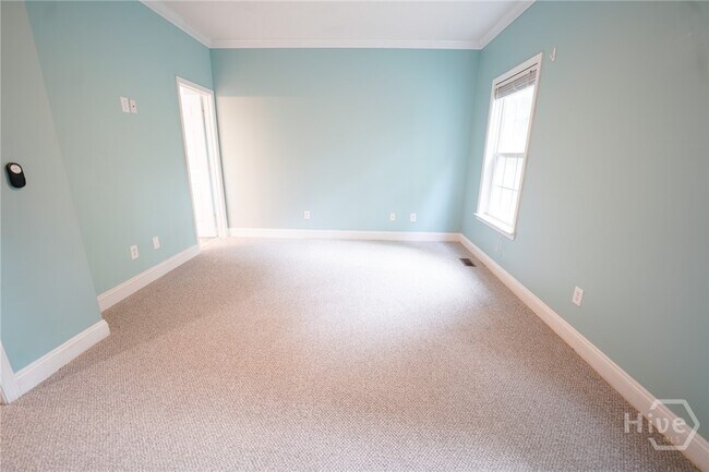 Building Photo - 292 Vining Way