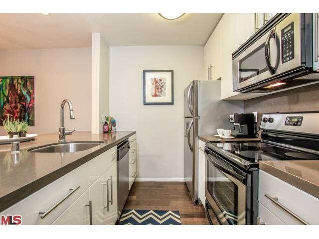 Building Photo - 141 S Clark Dr