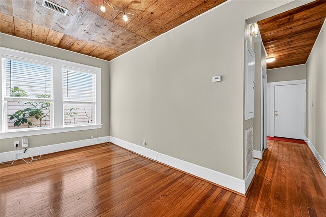 Building Photo - 711 Fargo St