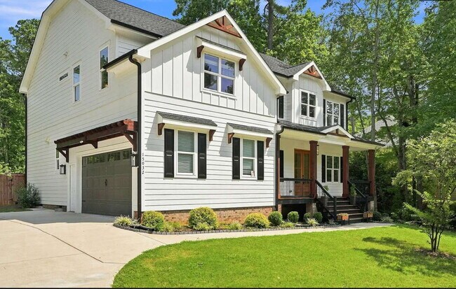 Building Photo - Luxurious Craftsman-style Home in Wake Forest