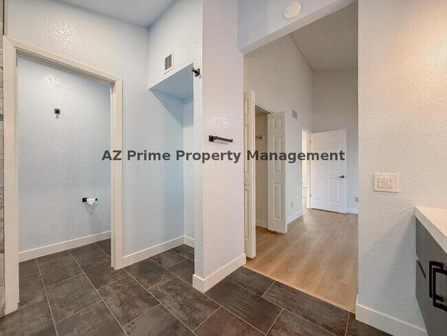 Building Photo - 7829 N 21st Ln