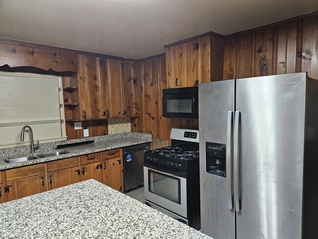 Building Photo - 1737 Ireland Dr