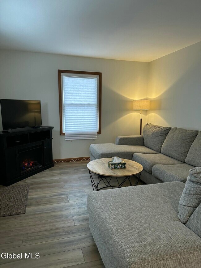 Building Photo - 14 Vanderbilt Ave