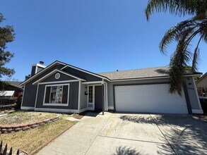 Building Photo - Single story home located in Manteca!